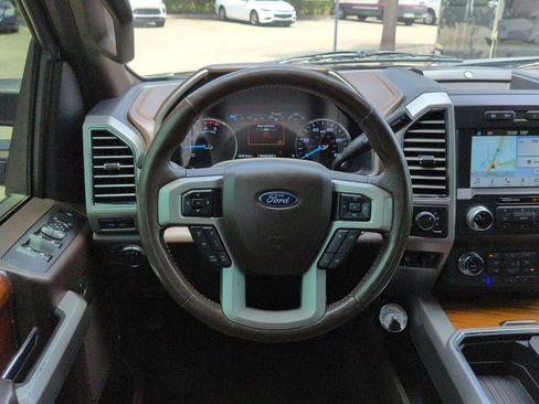 Used 2019 Ford F250 King Ranch w/ King Ranch Ultimate Package AWD/4WD image 11