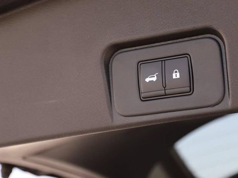 Certified 2026 Nissan Rogue SV FWD image 8