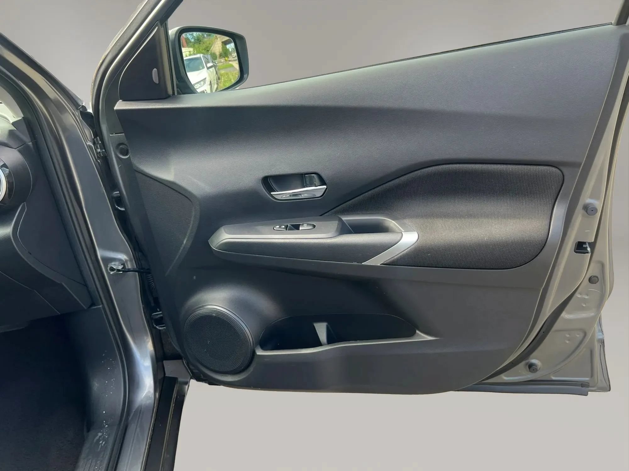 Used 2024 Nissan Kicks SV w/ Exterior Package FWD image 30