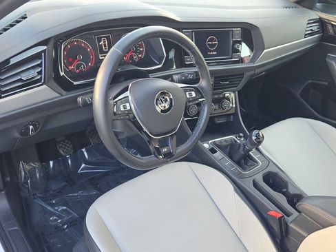 Used 2021 Volkswagen Jetta R-Line image 10