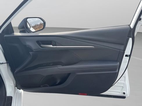 Certified 2025 Toyota Camry SE w/ Convenience Package image 36
