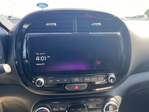 Used 2024 Kia Soul GT-Line FWD image 21
