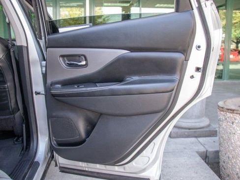 Used 2023 Nissan Murano SV image 24