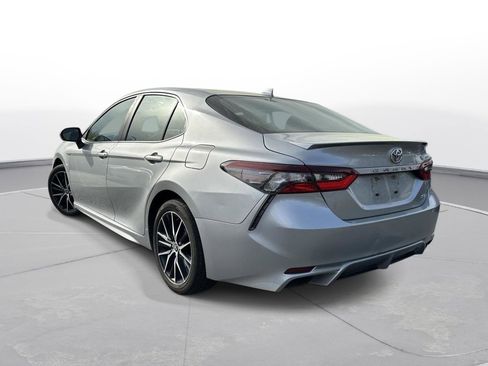 Used 2022 Toyota Camry SE image 8