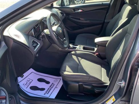Used 2018 Chevrolet Cruze LT FWD image 12