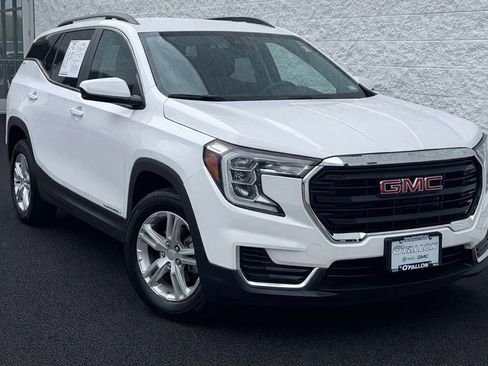 Used 2023 GMC Terrain SLE w/ Driver Convenience Package image 1