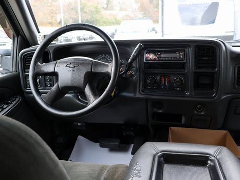 Used 2003 Chevrolet Silverado 2500 LS w/ Skid Plate Package image 24