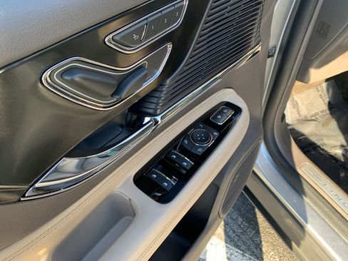 Certified 2022 Lincoln Corsair Reserve w/ Equipment Group 201A image 11