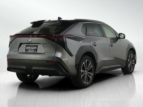 Used 2023 Toyota bZ4X XLE w/ Weather Package image 6