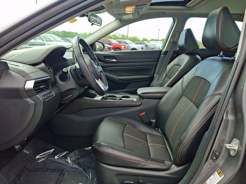 Used 2021 Nissan Altima 2.5 SR w/ SR Premium Package FWD image 13
