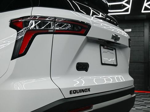 New 2026 Chevrolet Equinox LT FWD image 11
