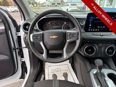 Used 2024 Chevrolet Blazer LT w/ Convenience Package image 16