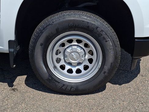 Used 2026 Chevrolet Silverado 1500 W/T AWD/4WD image 11