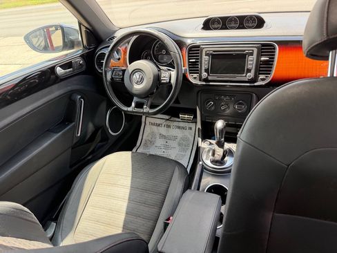 Used 2013 Volkswagen Beetle Turbo FWD image 22