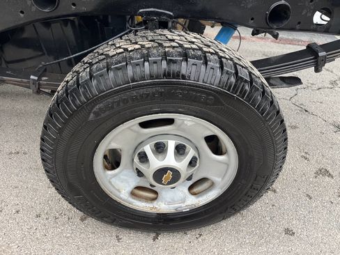 Used 2011 Chevrolet Silverado 2500 W/T image 14