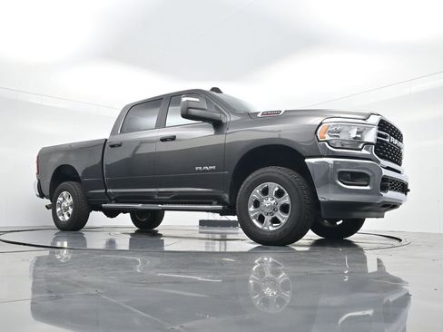 Used 2024 RAM 2500 Big Horn AWD/4WD image 29