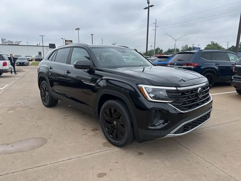 New 2026 Volkswagen Atlas Cross Sport SE AWD/4WD image 3