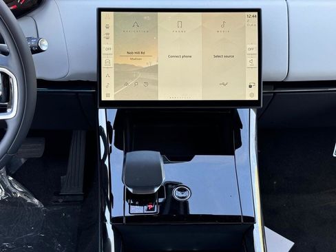 Used 2024 Land Rover Range Rover Sport SE image 8