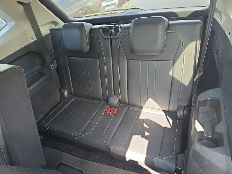 Used 2023 Volkswagen Tiguan SE FWD image 6