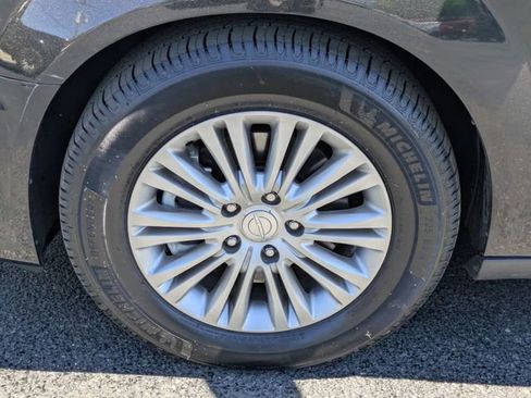 Used 2016 Chrysler Town & Country Touring-L w/ Driver Convenience Group FWD image 32
