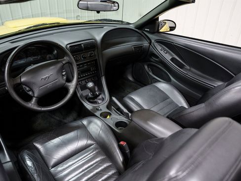 Used 2002 Ford Mustang GT Premium image 22