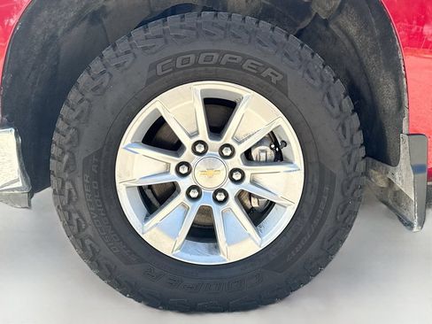 Used 2023 Chevrolet Silverado 1500 LT AWD/4WD image 31