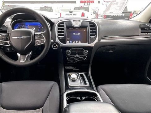 Used 2023 Chrysler 300 Touring image 15