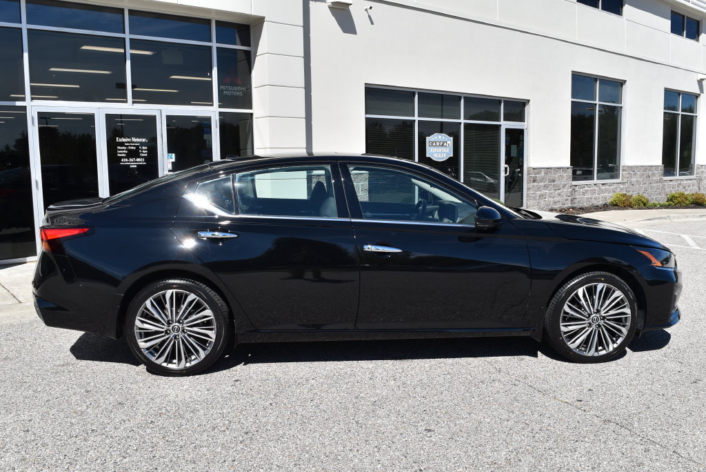 Used 2023 Nissan Altima 2.5 SL AWD/4WD image 2