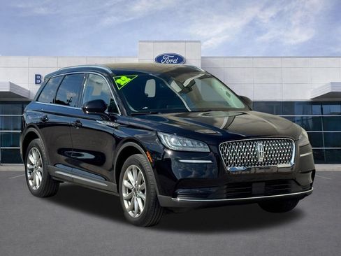 Used 2022 Lincoln Corsair AWD w/ Premium Package image 2
