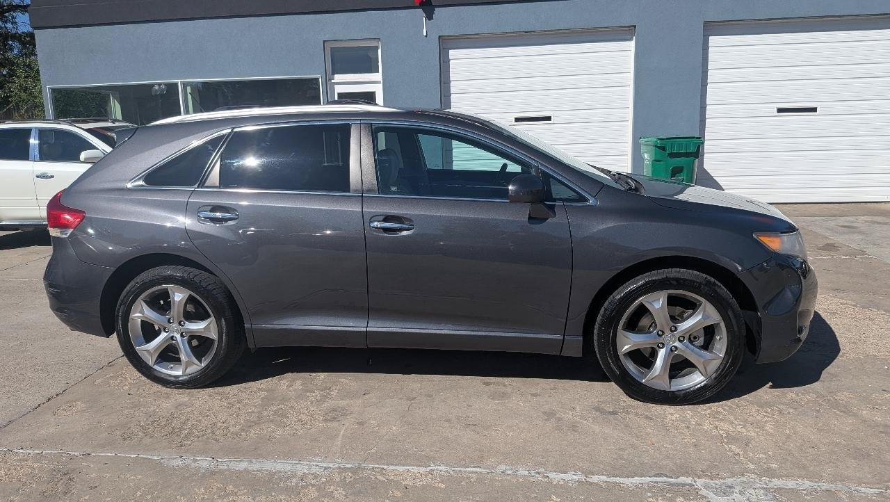 Used 2010 Toyota Venza AWD w/ Convenience Pkg image 4