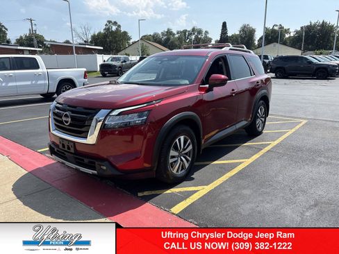 Used 2022 Nissan Pathfinder SL AWD/4WD image 1