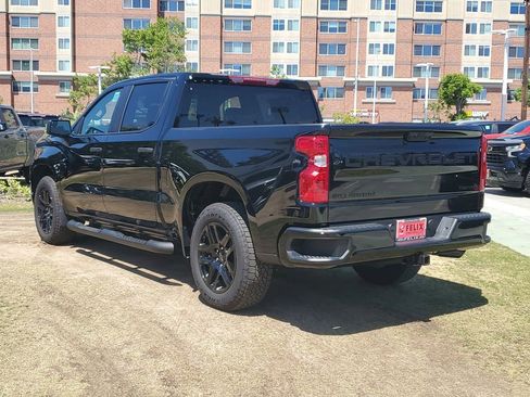 Used 2026 Chevrolet Silverado 1500 Custom w/ Turbomax Blackout Package RWD image 5
