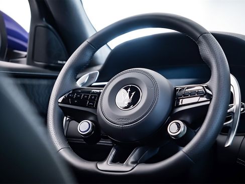 New 2025 Maserati Grecale GT image 28