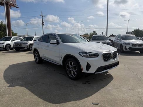 Certified 2023 BMW X4 xDrive30i w/ Premium Package AWD/4WD image 3