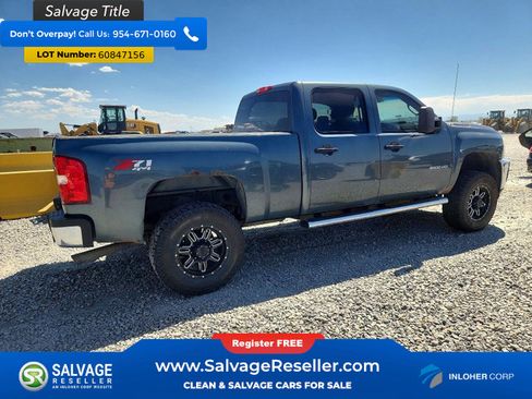 Used 2011 Chevrolet Silverado 2500 LT w/ Interior Plus Package AWD/4WD image 4