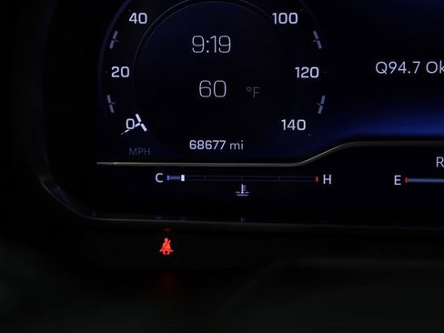 Used 2023 Chevrolet Suburban Premier image 14