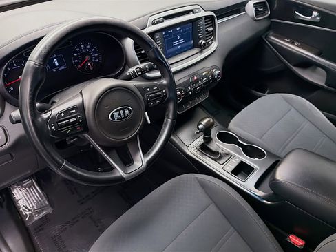 Used 2018 Kia Sorento LX image 7