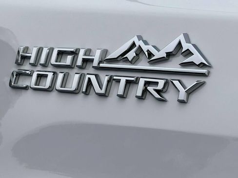 Used 2021 Chevrolet Silverado 2500 High Country w/ Z71 Off-Road Package AWD/4WD image 12