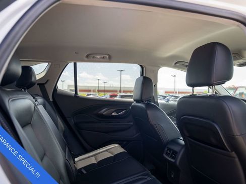 Used 2022 GMC Terrain SLT image 14