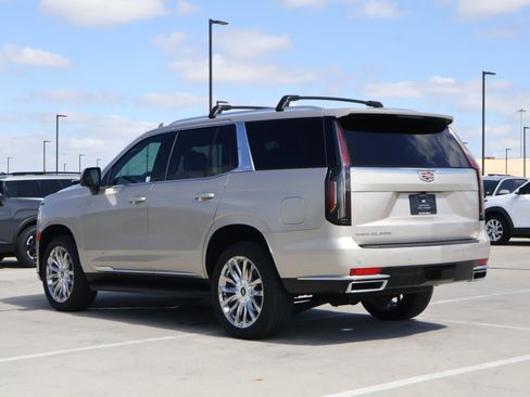 Used 2022 Cadillac Escalade Luxury w/ LPO, Floor Liner Package image 3