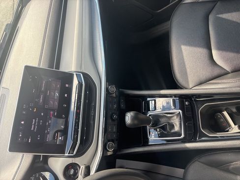 Used 2024 Jeep Compass Limited image 57