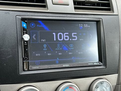 Used 2011 Toyota Camry LE image 19