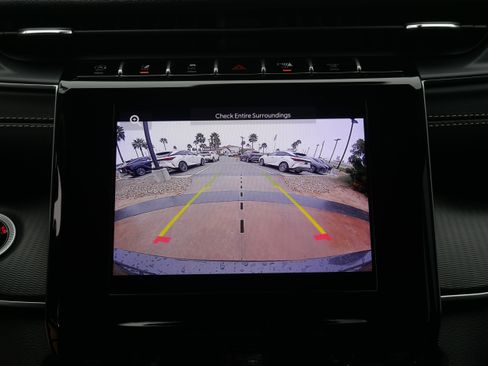 Used 2025 Jeep Grand Cherokee L Altitude image 16