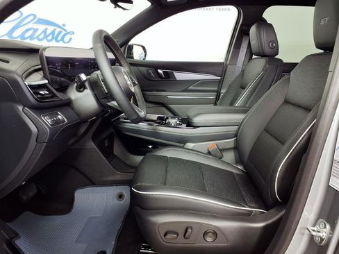 New 2026 Buick Enclave Sport Touring w/ Power Package FWD image 7