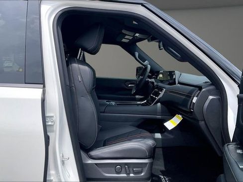 New 2026 Nissan Armada PRO-4X w/ Captain's Chari Seat Package AWD/4WD image 11