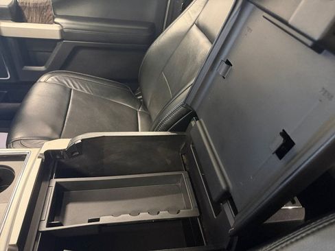 Used 2019 Ford F250 Lariat w/ Chrome Package image 23