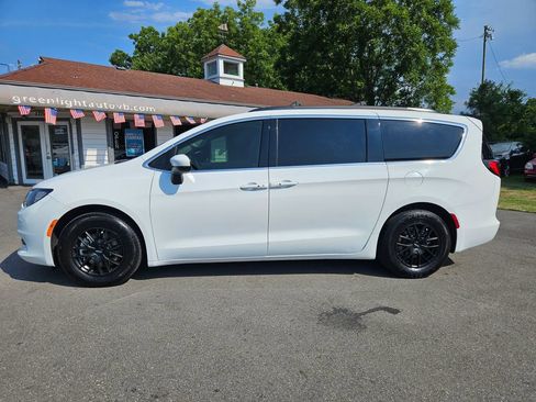 Used 2021 Chrysler Voyager Lxi FWD image 9