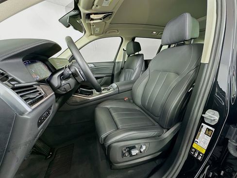 Certified 2022 BMW X7 xDrive40i w/ Premium Package image 21