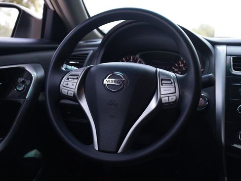 Used 2013 Nissan Altima 2.5 S FWD image 9