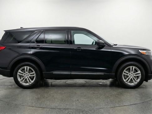 Used 2024 Ford Explorer XLT w/ Equipment Group 202A image 11